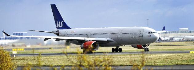 Udflyttet råd må flyve fra Bornholm til København mindst en gang om dagen